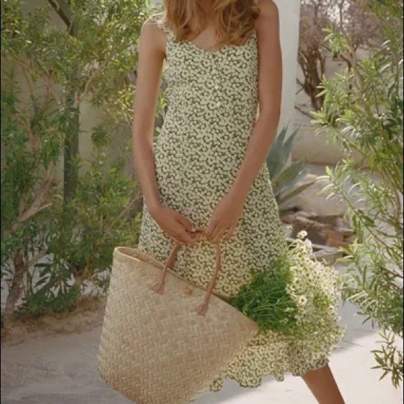 Darling Daisies Green Floral Print Midi Dress - Picture 5 of 5